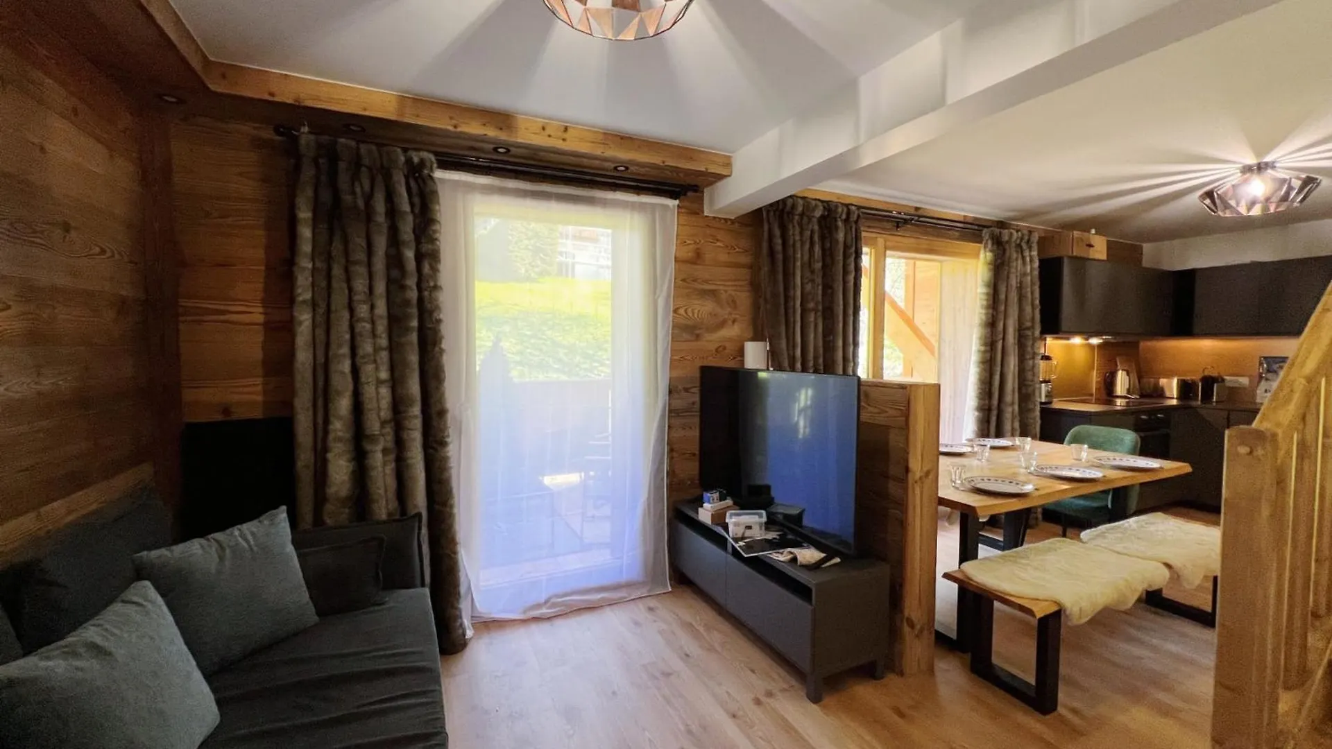 Charmant Duplex Avec Wi-Fi Et Parking Prive Aux Gets - Fr-1-671-263 Les Gets Apartment